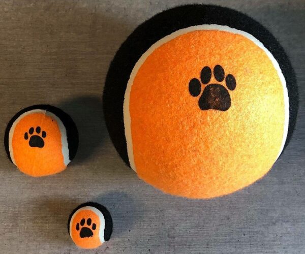 Whesco kvalitets hundebolde. massive tennisbolde smal, medium og large. lorange og sort. legetøj til hunde